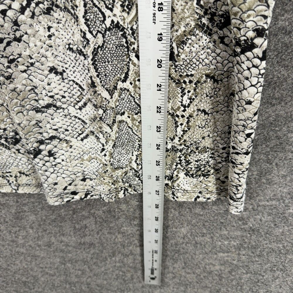 Liz Baker T-Shirt Women L Large Gray Animal Print Short Sleeve Round Neck Casual - Picture 5 of 6